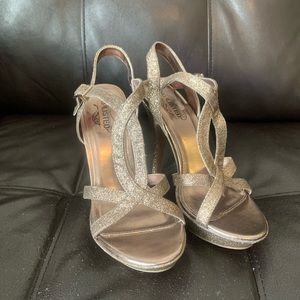 Kenneth Cole Unlisted Glitter Heels 7